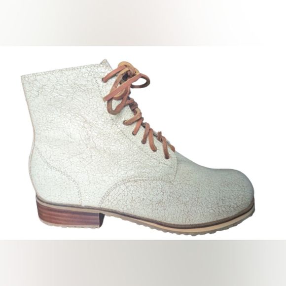 NIB Anthropologie Gee Wawa Kenya distressed crackled beige leather upper - Picture 3 of 9